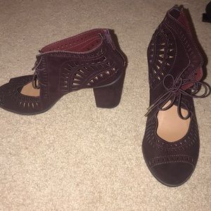 Heels from buckle